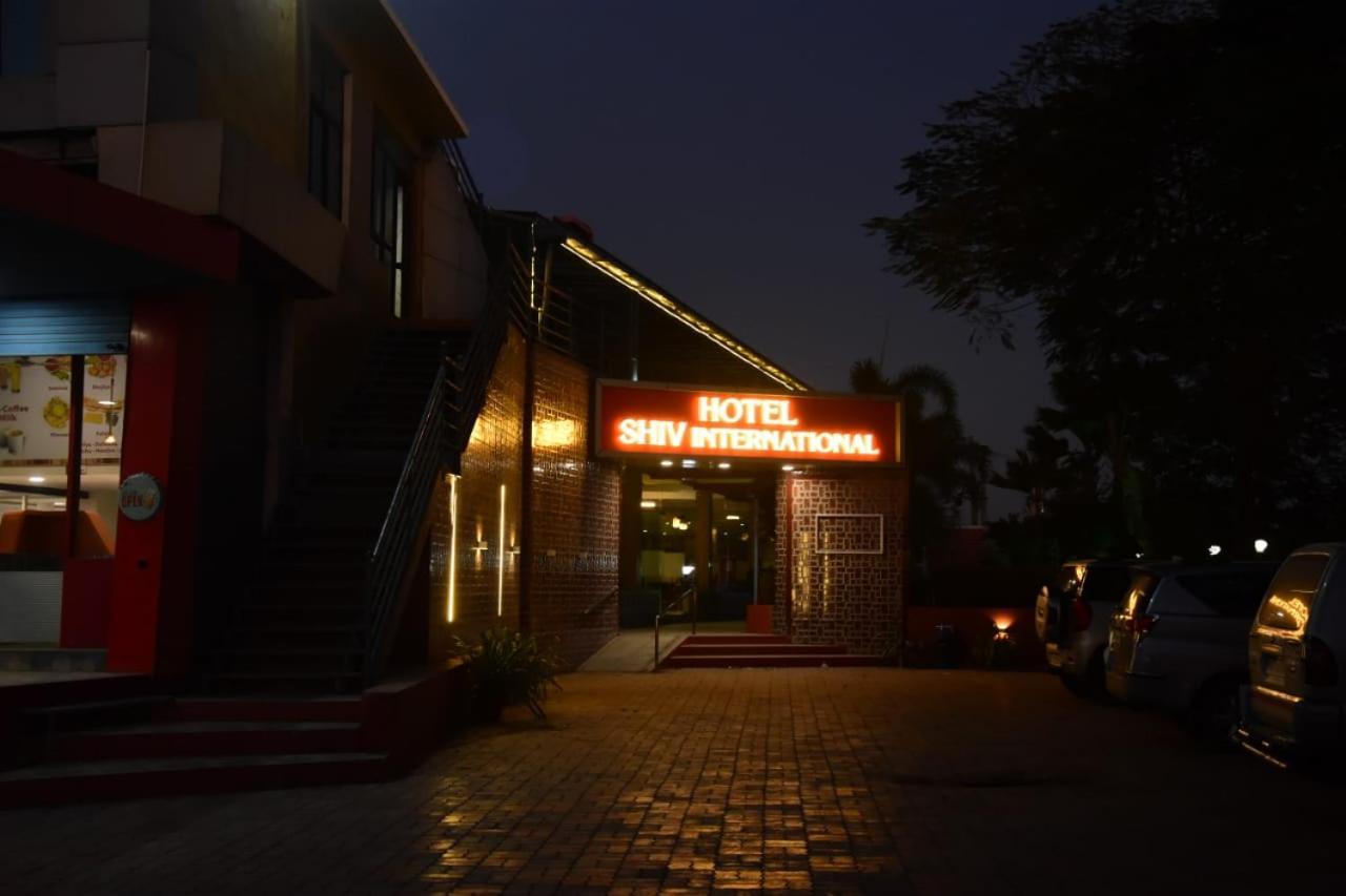 Hotel Shiv International Bhachau Eksteriør bilde