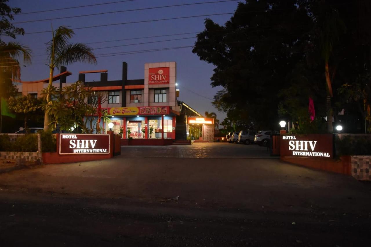 Hotel Shiv International Bhachau Eksteriør bilde
